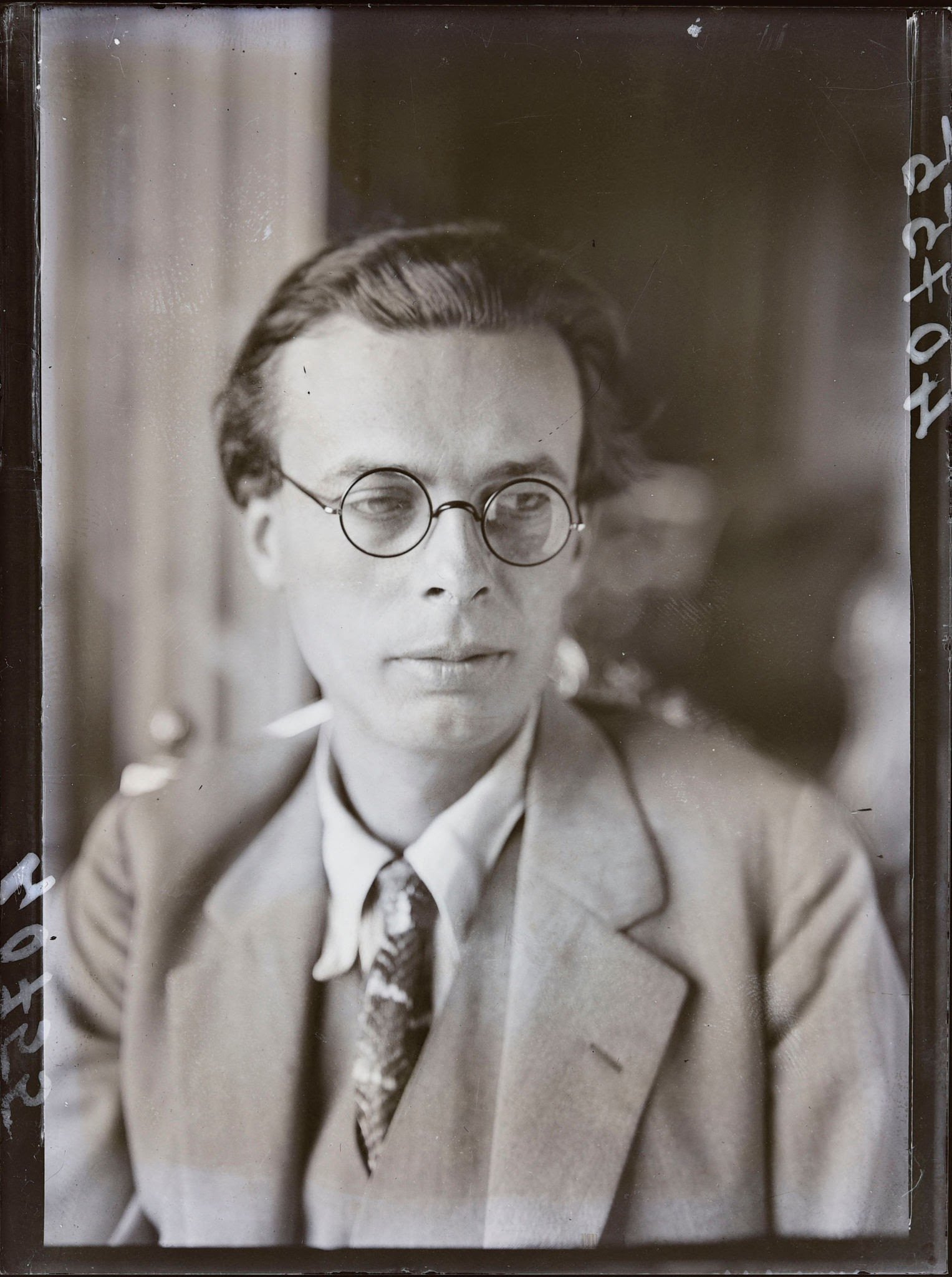 Aldous Huxley'in hayatı, edebi kişiliği ve eserleri